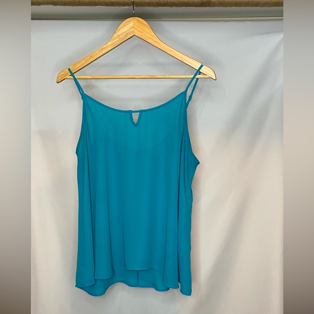 Apt. 9, Blue tank top with keyhole cut out, Size Large